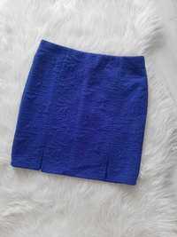 Niebieska ołówkowa spódnica z wytłaczanym wzorem S