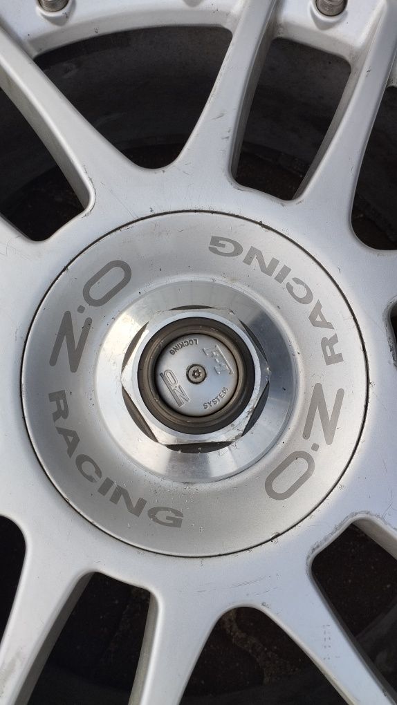 Felgi OZ Racing F1 4x100 17x8J