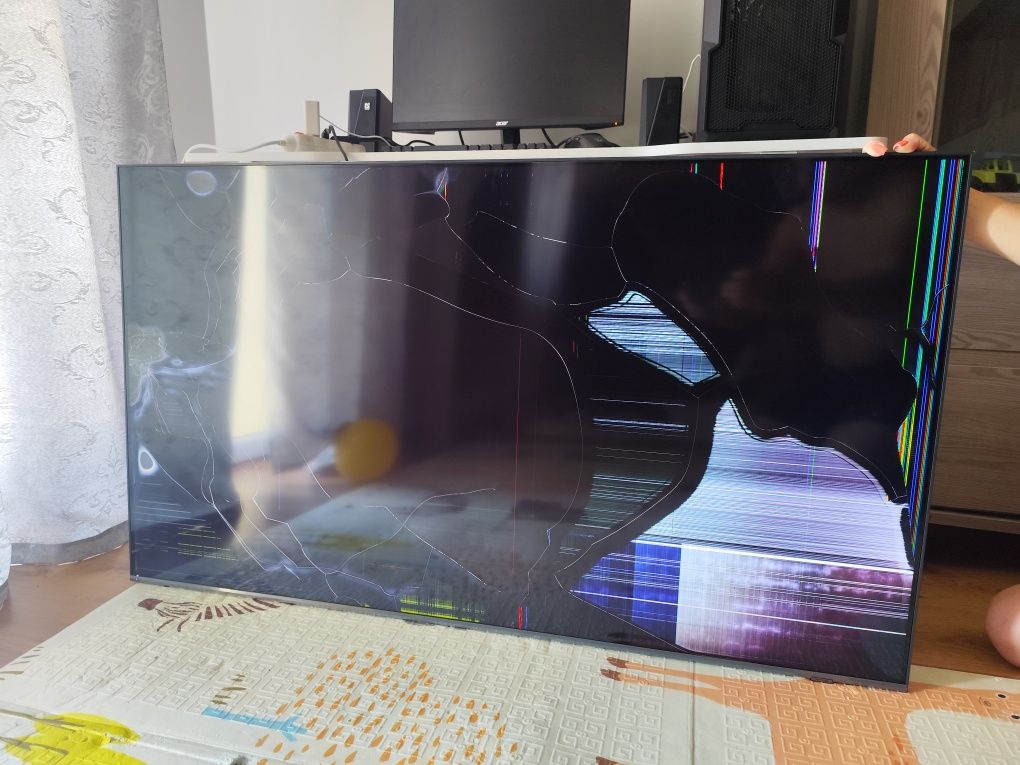 Sprzedam nowy telewizor Qled z uszkodzoną matrycą do naprawy lub na cz