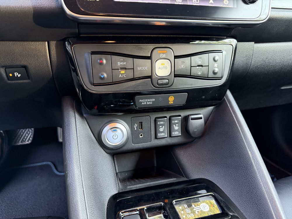 Nissan Leaf Ніссан Ліф