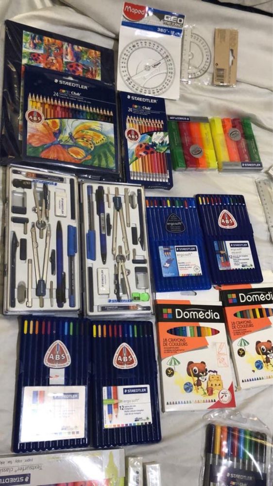 Material escolar desenho e pintura