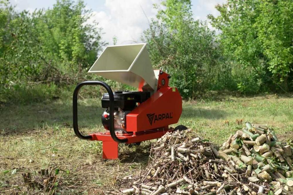 Подрібнення гілок. Измельчение веток. Оренда подрібнювача. Боярка