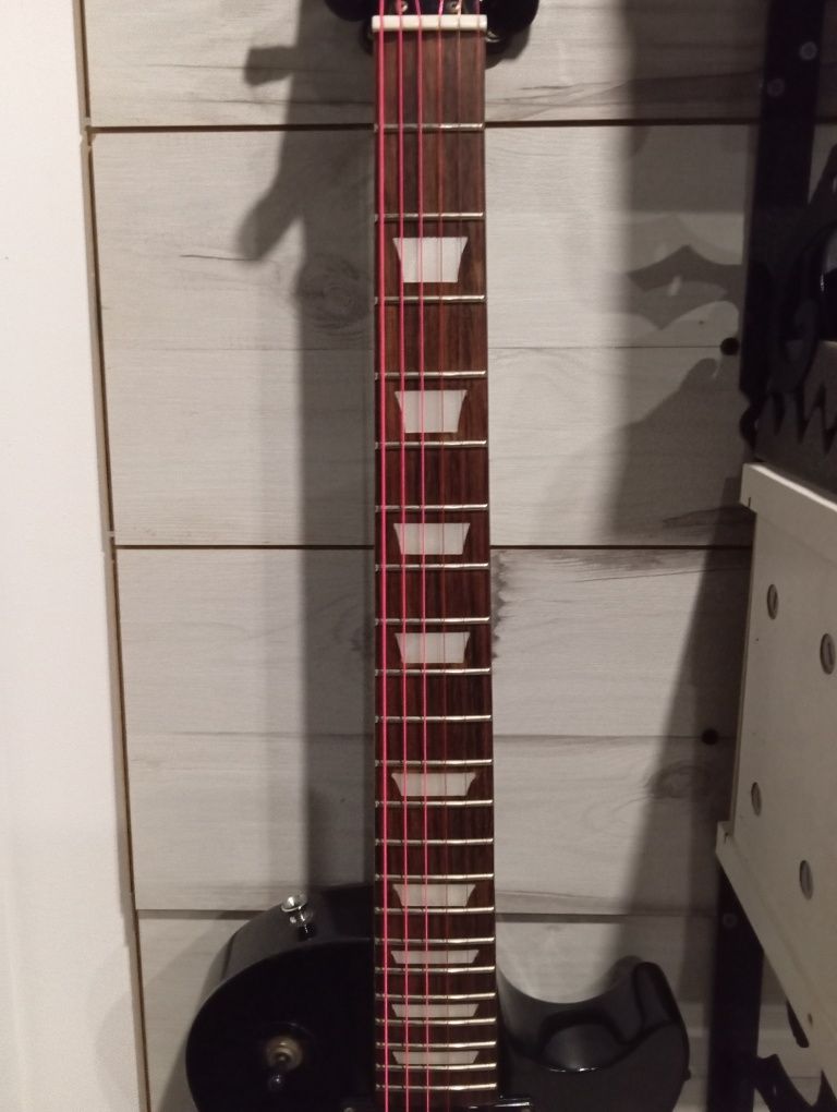 Guitarras Eléctricas Personalizadas KRATOS Les Paul e Stratocaster