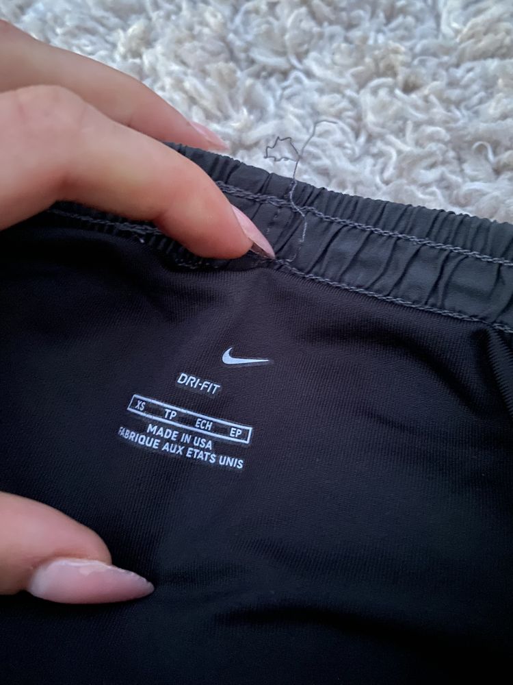 Бігові шорти Nike
