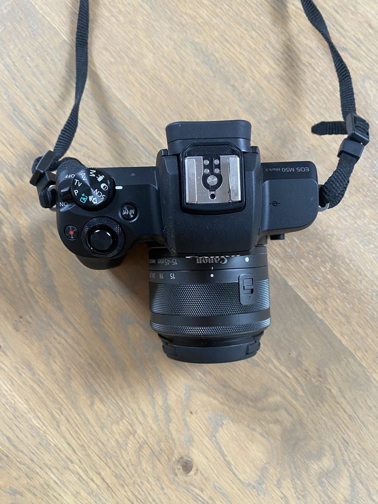 Canon EOS M50 Mark II (Vlogger Kit) + torba ochronna Vanguard