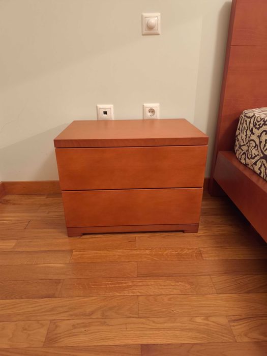 Cama e mesas de cabeceira