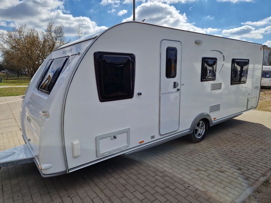 Adria Adora 612DP  4-os LUX przyczepa, ogromna łazienka, Łóżko Królewskie