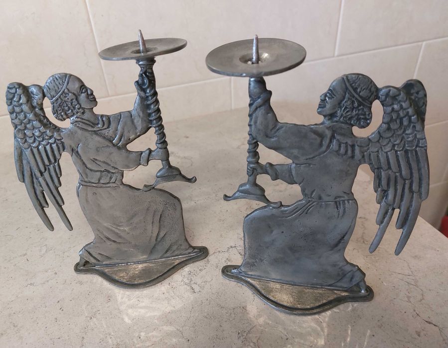 Castiçais de estanho