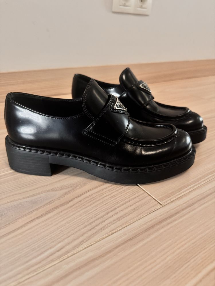 Лофери PRADA чорні