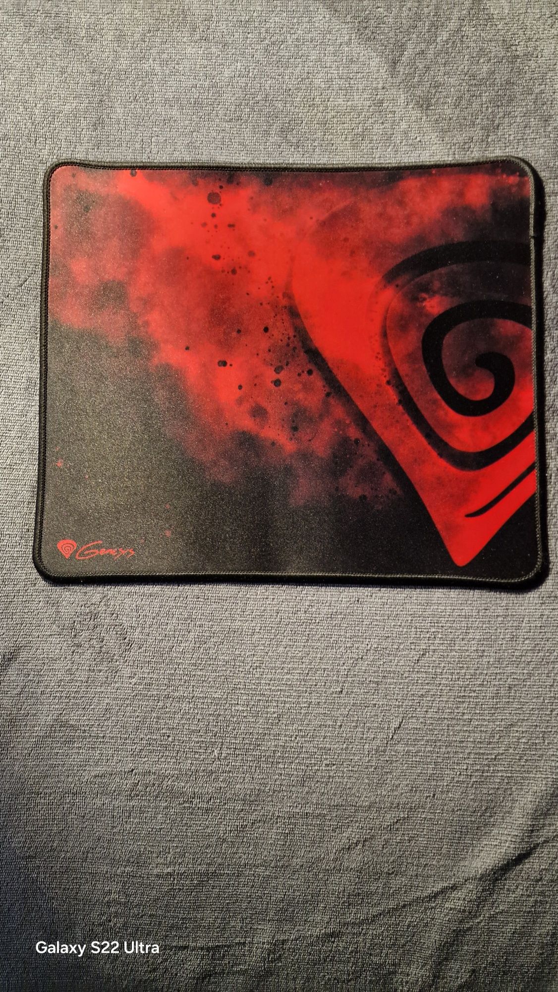 Podkładka GENESIS CARBON 500 M

30x25cm