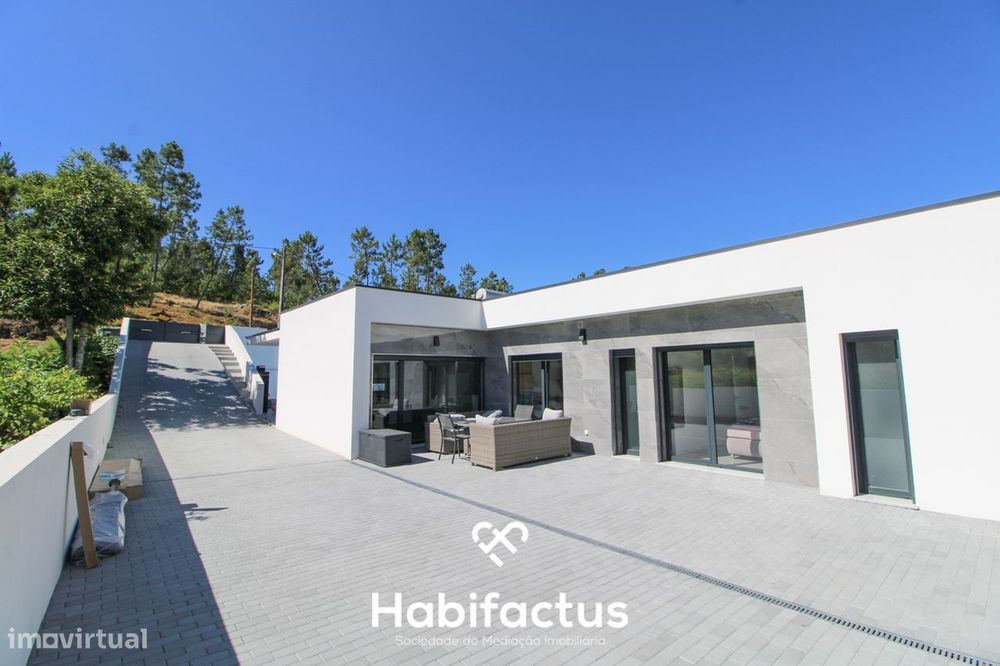 Moradia Isolada T3 à venda Moderna com Piscina e Churrasqueira - Viseu
