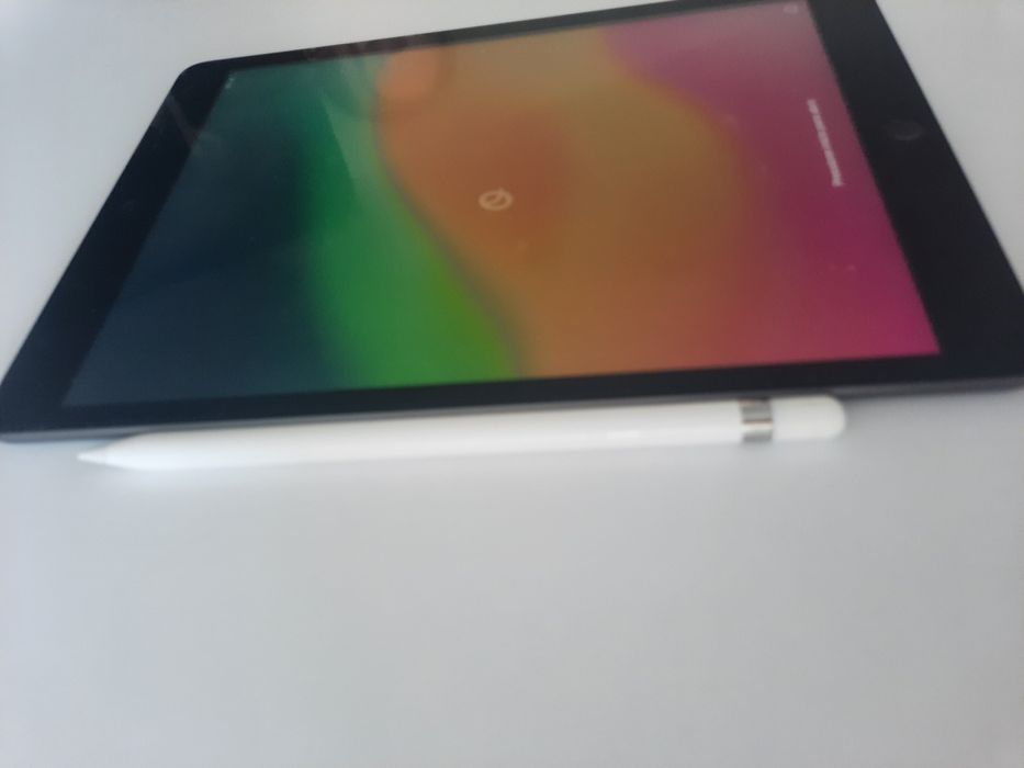 Tablet IPad 9th 64 GB plus pencil i dodatki