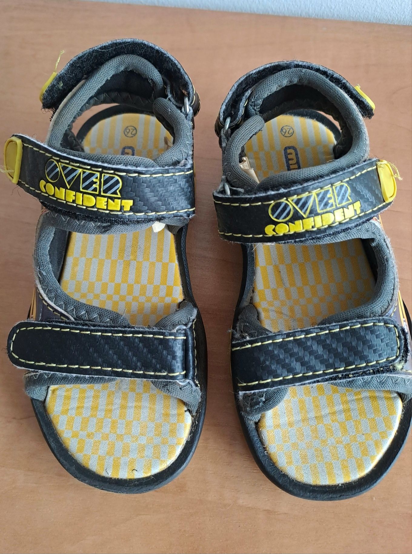 Sandałki dziecięce minionki rozmiar 26