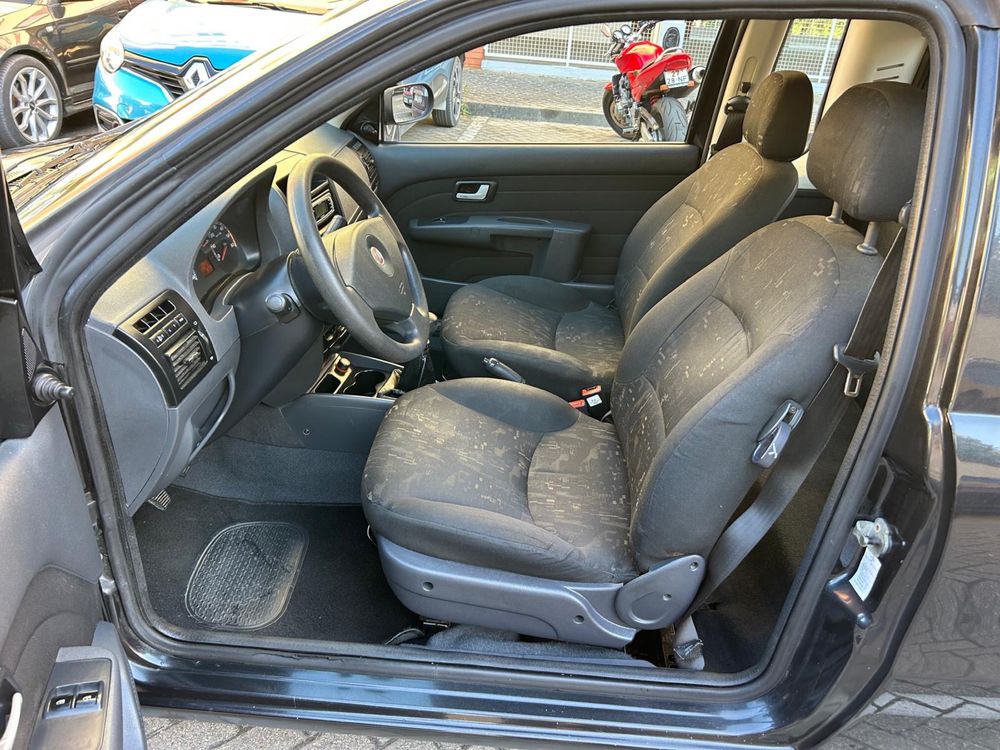Vendo Fiat Strada como nova de garagem