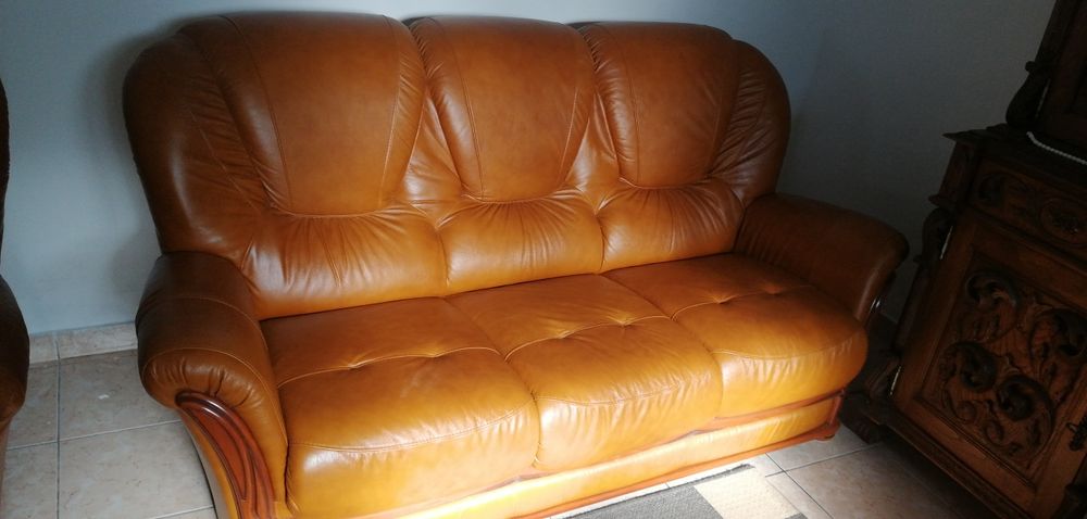 Conjunto sofás cabedal