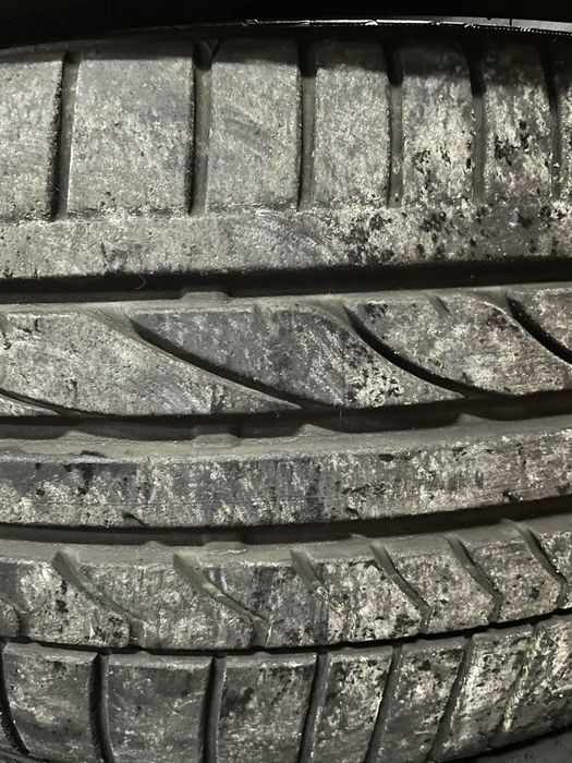 Pneus 225/35r19 e 255/30r19