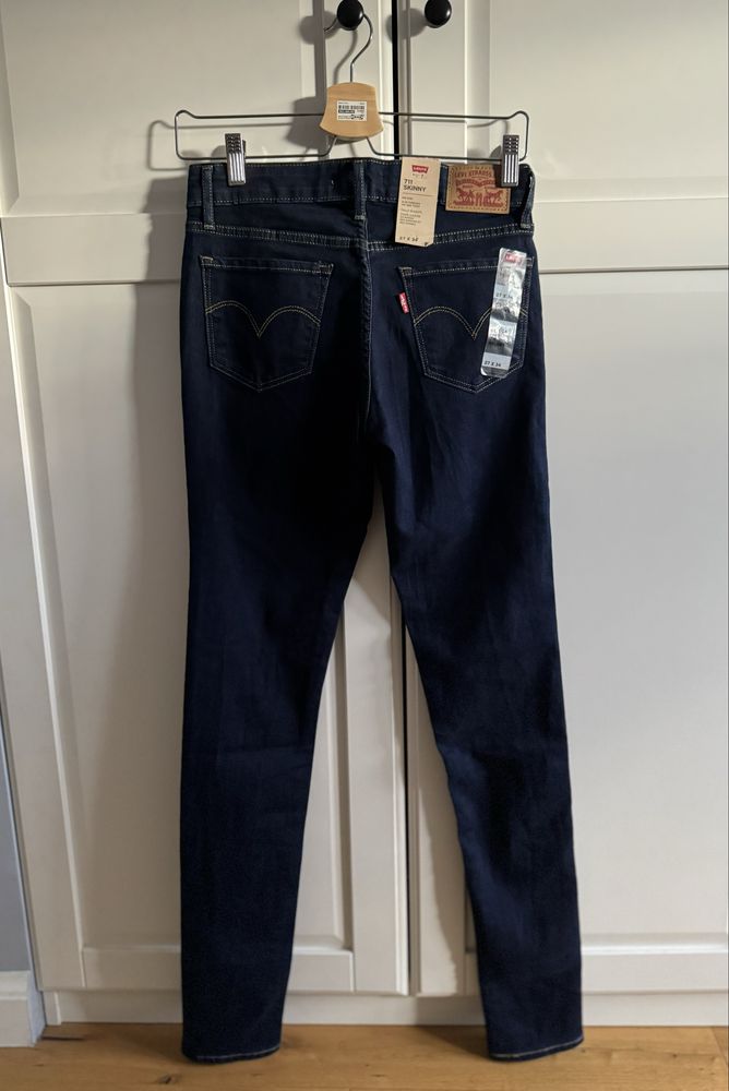 Spodnie damskie jeansy W27 L34 Levis 711 Skinny Mid Rise