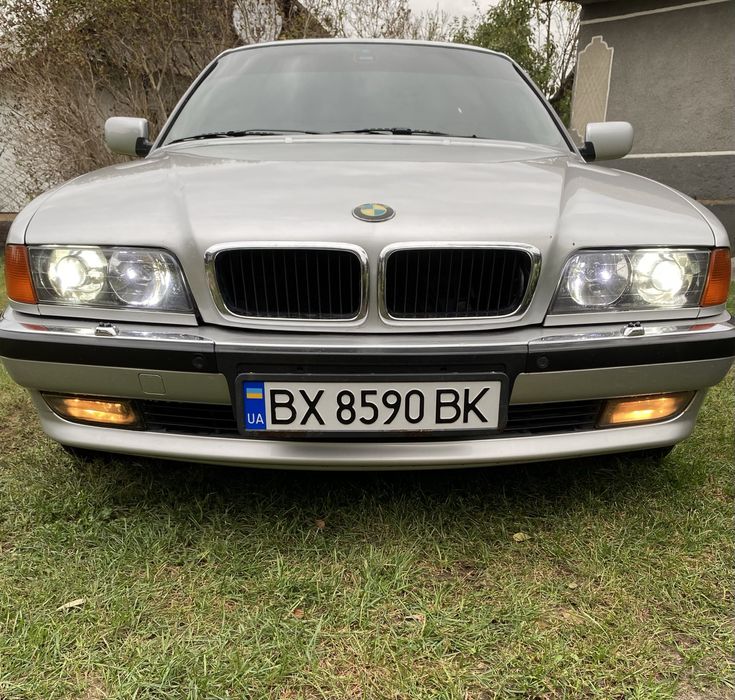 Продам BMW E38 740I, 4.4, без ваносів, акпп, в хорошому стані.