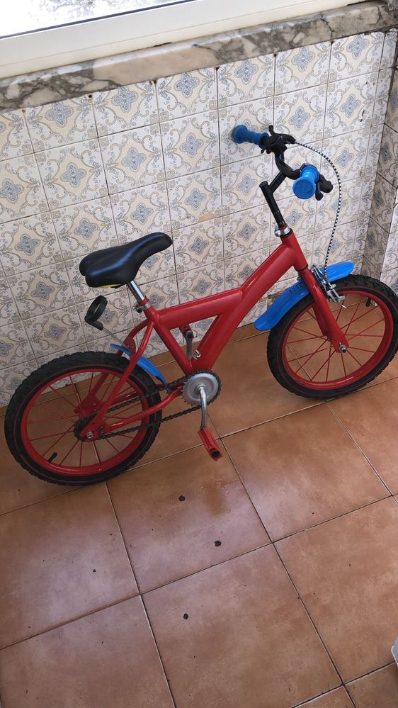 Oportunidade bicicleta de criança