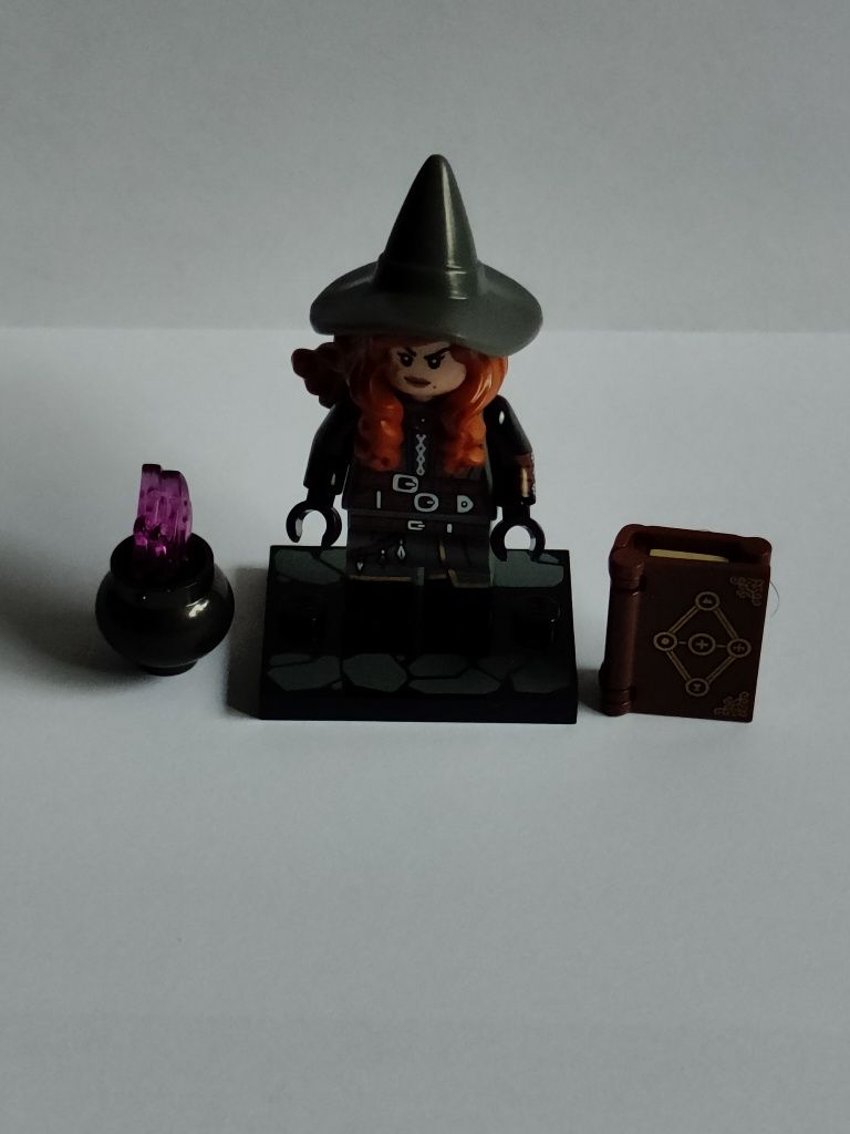 Minifigurka LEGO CMF Dungeons and Dragons Tasha Królowa Czarownic
