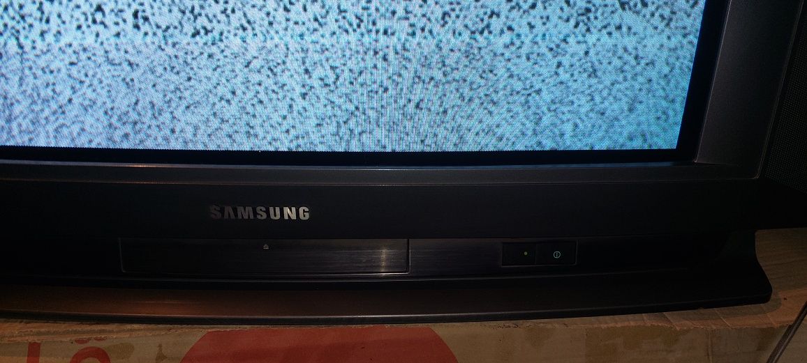 Телевизор Samsung с сабвуфером