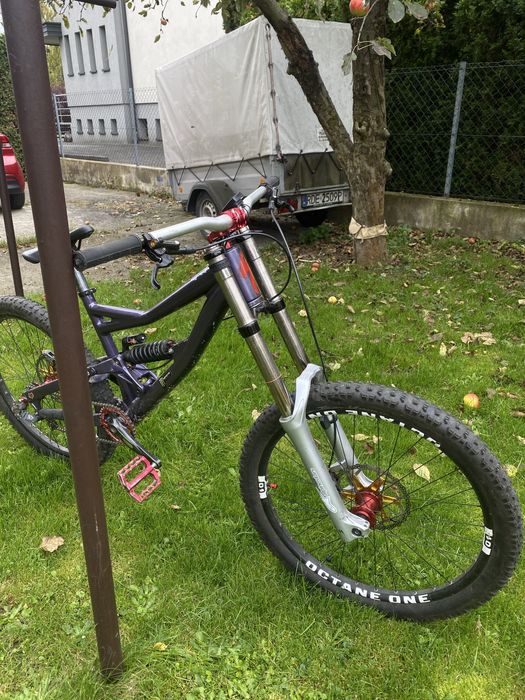 Specialized Status 1 /Marzocchi 888/Saint/Hope/DH/FR