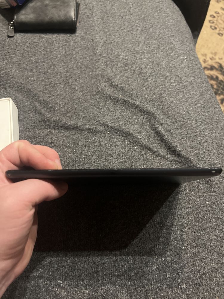 Ipad mini 13 gb задовільний стан все працює справно