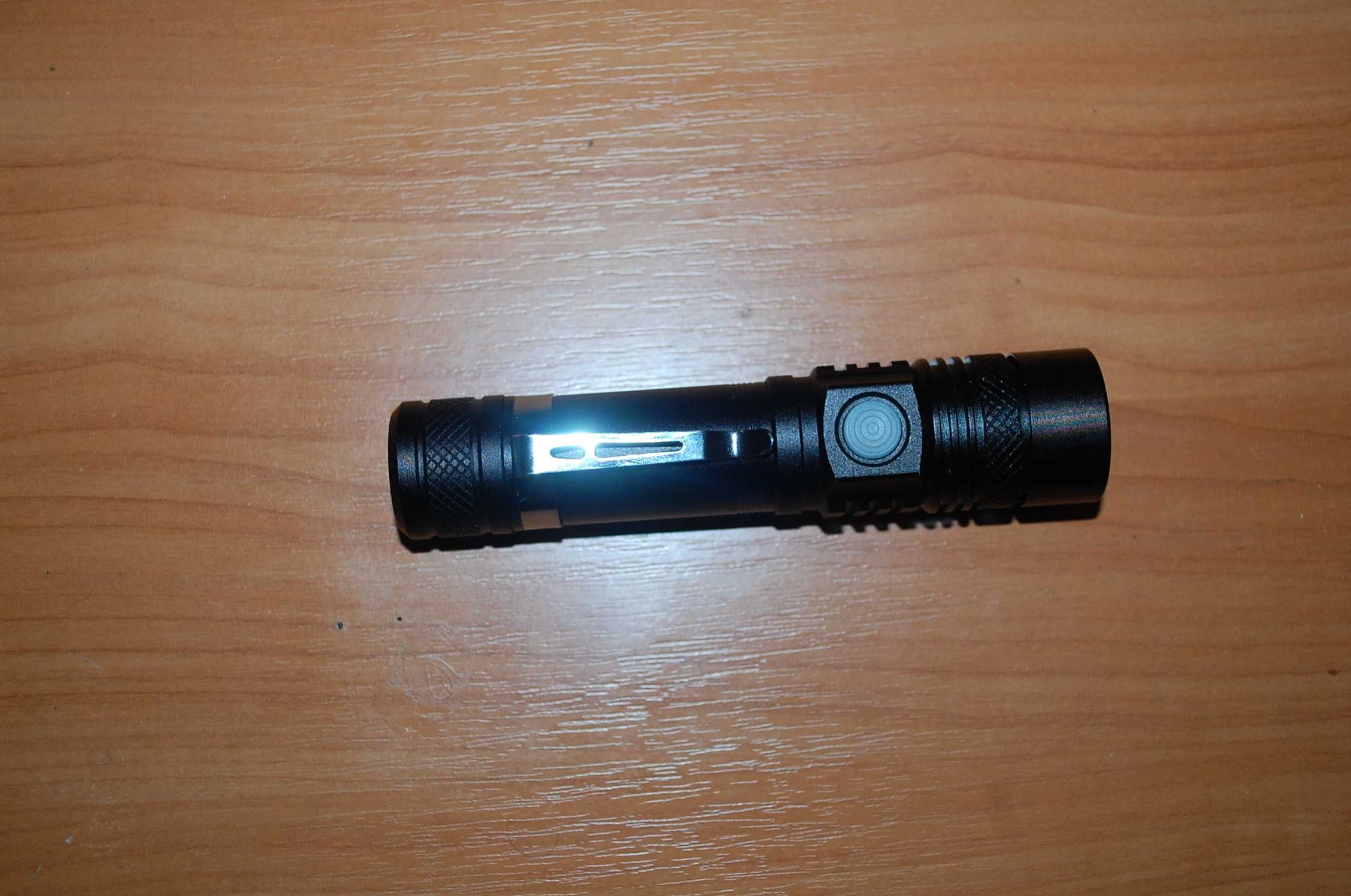 Супер качественный фонарик на светодиоде Т6, на аккумуляторе 18650