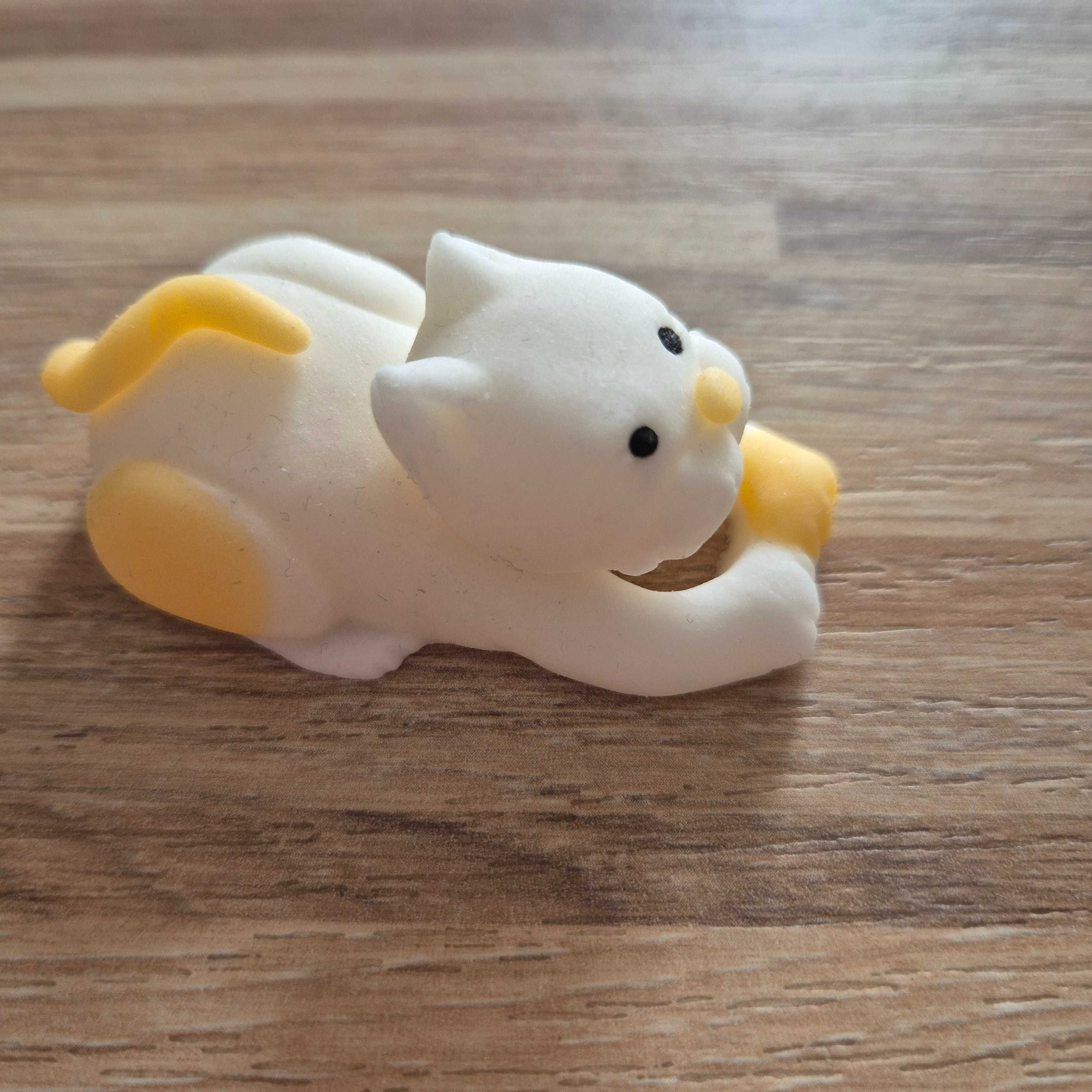 Figurka na tort kotek