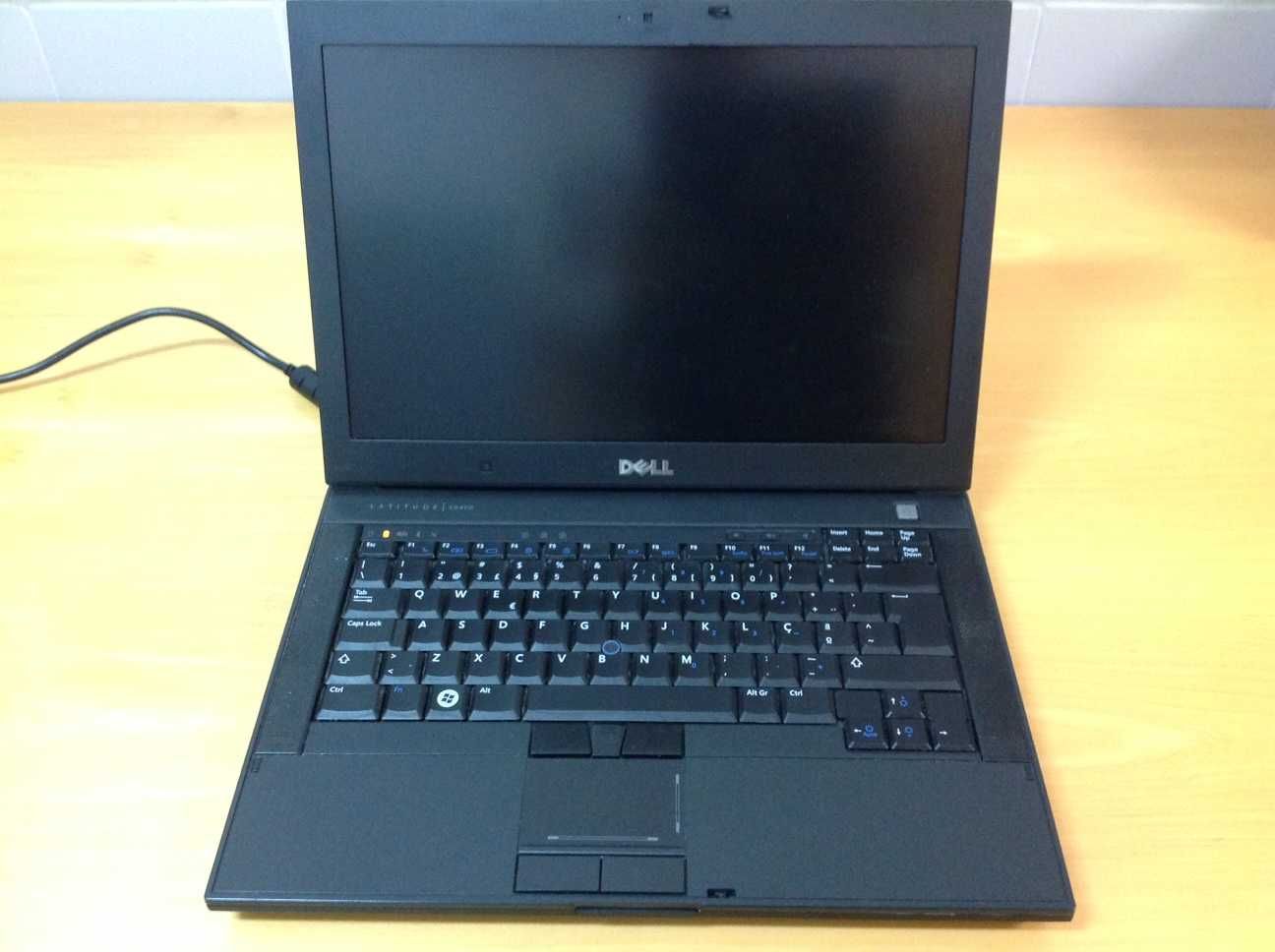 Computador portátil Dell Latitude E6400 + carregador (c/portes)