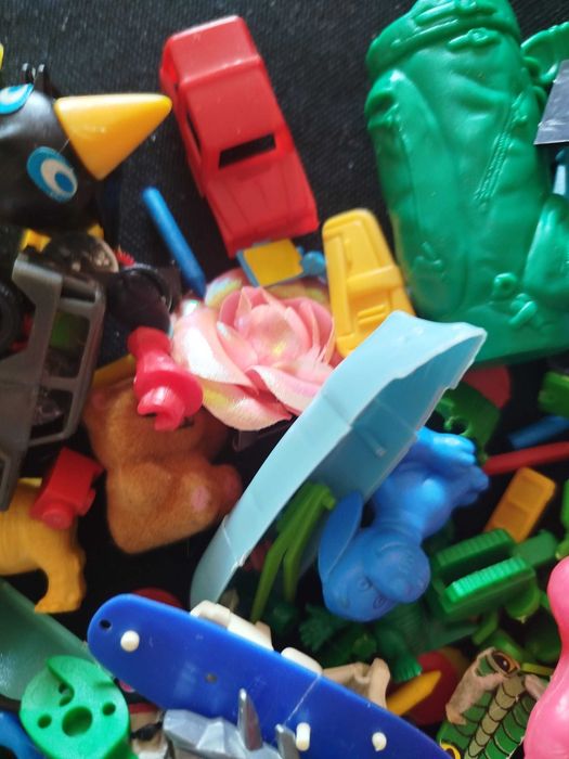 30 Brindes de gelados e oferta de lata das Looney Tunes