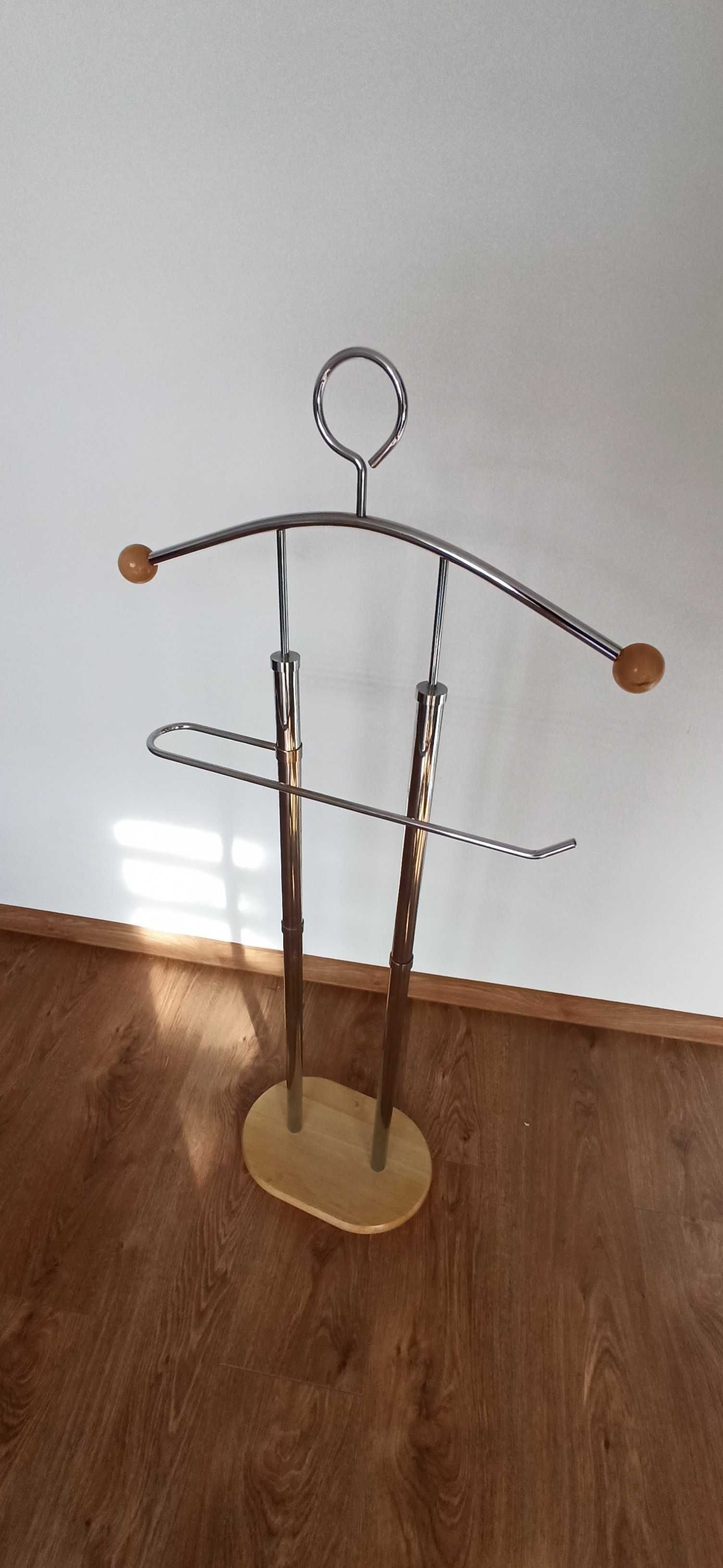 Stojak ekspozycyjny na odzież  do sklepu