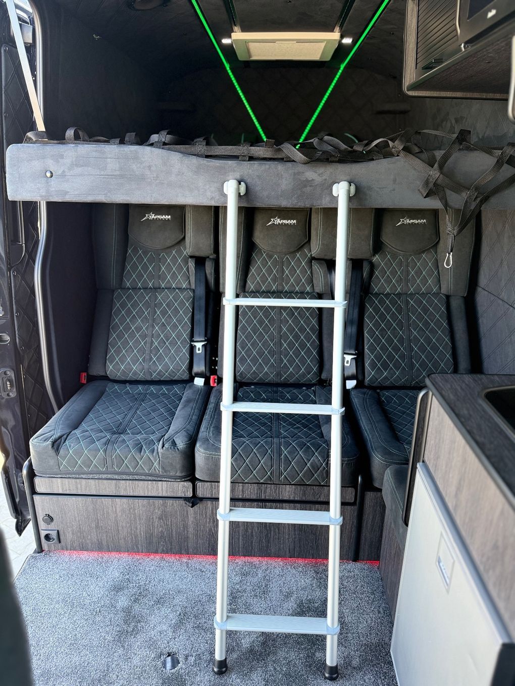 Volkswagen Crafter  Volkswagen Crafter – bus stworzony z myślą o motocyklistach!