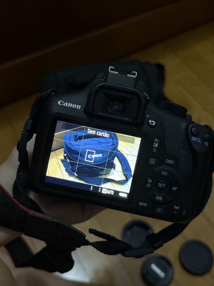 Canon EOS 3600D + objetiva