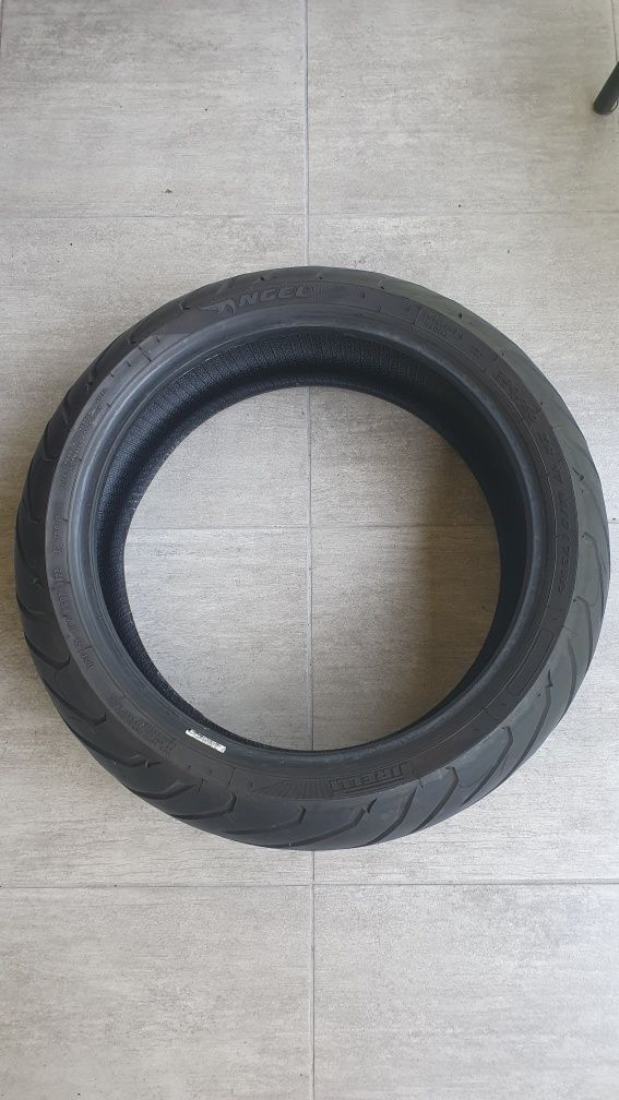 Pirelli Angel ST