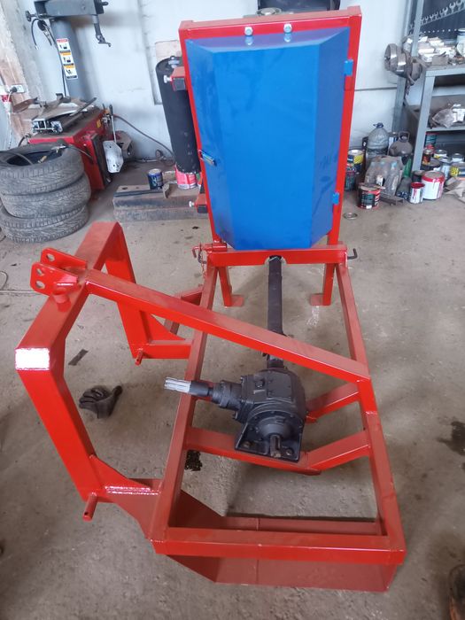 Фреза пристовбурна, садова