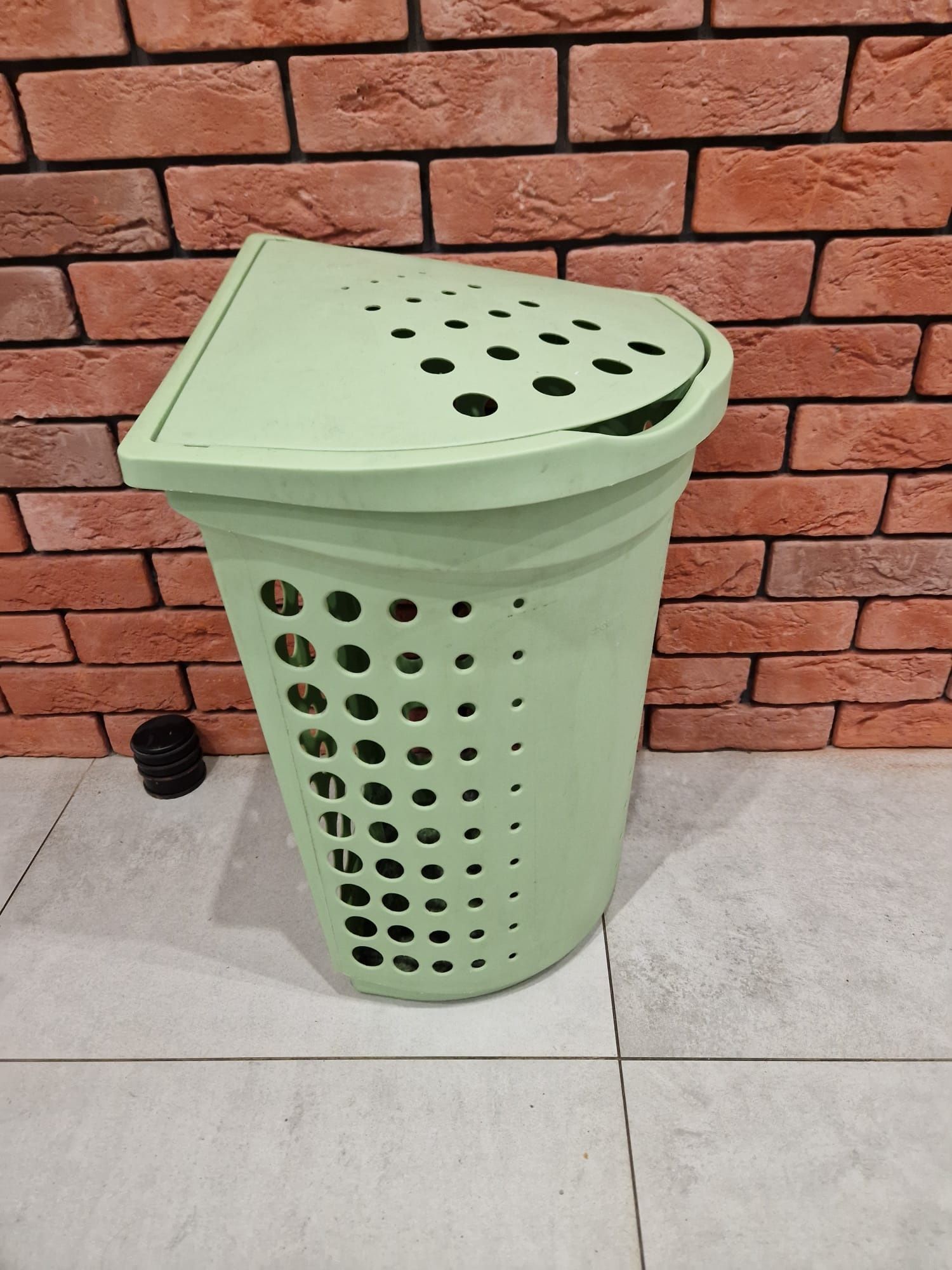 Narożny kosz na pranie Cruver r 40 l
