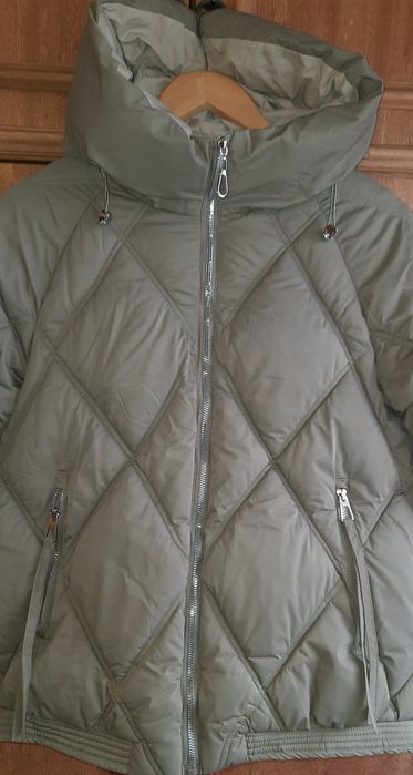 Жіноча зимова куртка 46
