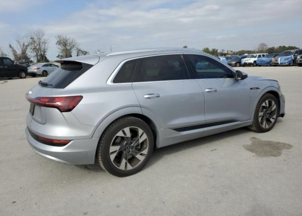 Etron e-tron s етрон ауді audi єтрон s капот