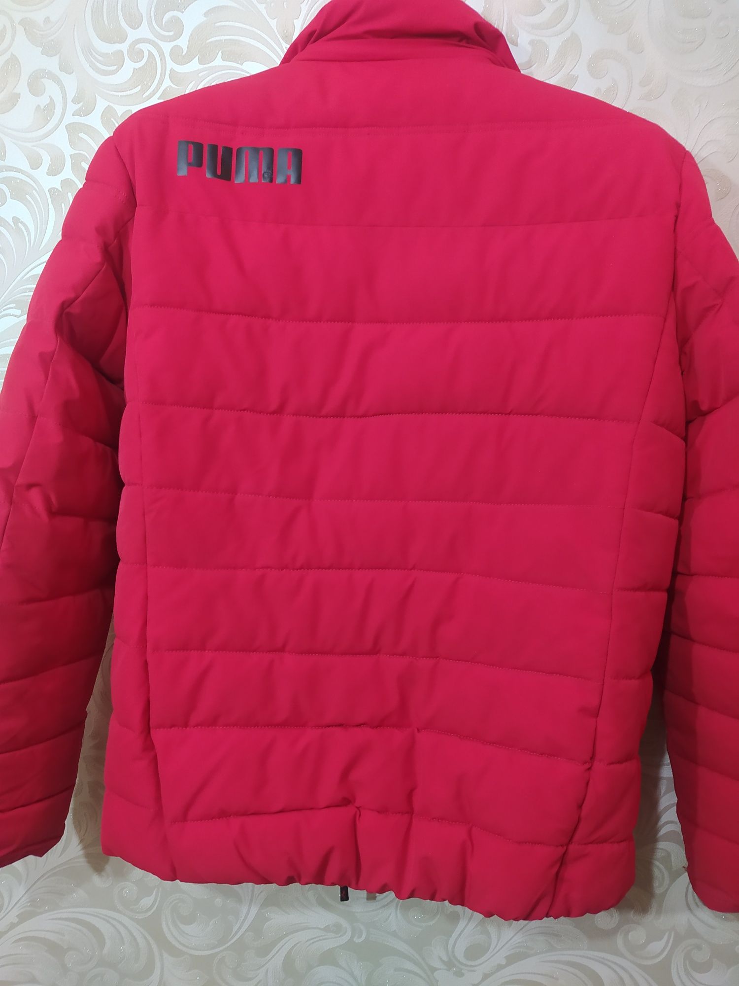 Продам зимнюю куртку PUMA