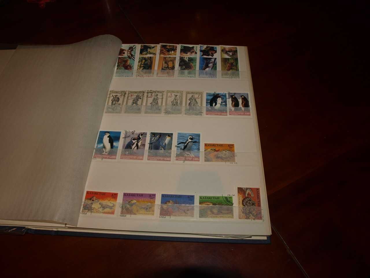 Vendo coleção de selos de todo o mundo lançada pelo Correio da Manhâ.
