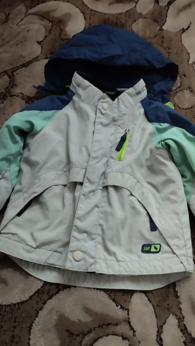 Безкоштовно курточка на хлопчика 1-2роки.