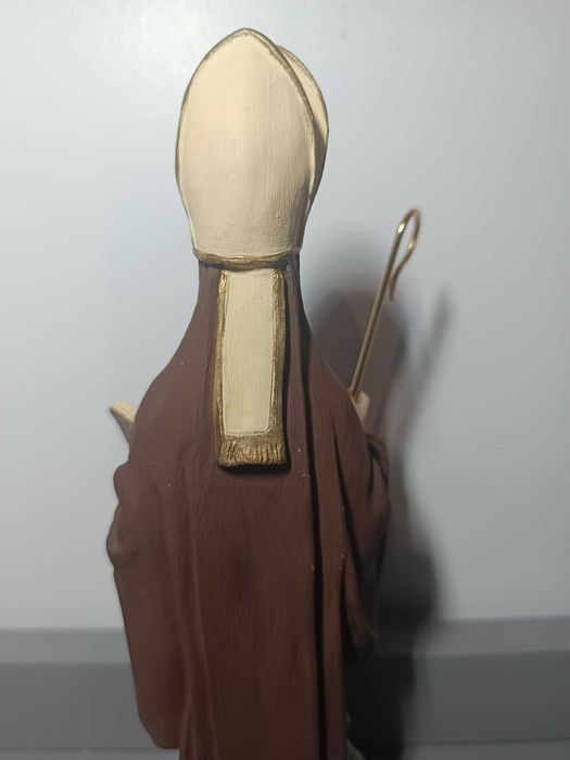 Escultura de São Bento – Cerâmica pintada à mão