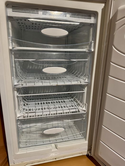 Продам морозильну камеру, в хорошому стані!