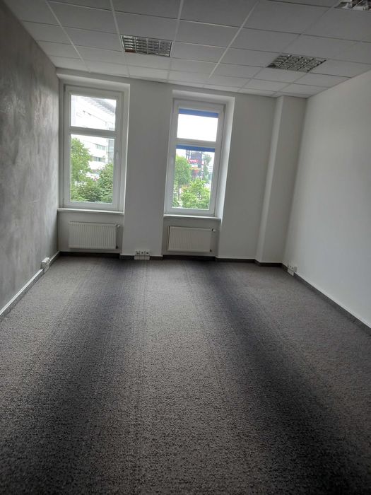 Biuro {~35,5 m2 } przy ul. Legnickiej obok Magnolii.