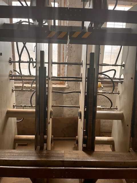 Prasa montażowa hydrauliczna do klejenia drewna FAMAD typ HSKG