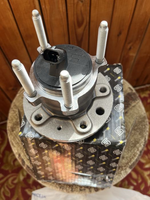 Колісний підшипник з ступицей на Опель Вектра С