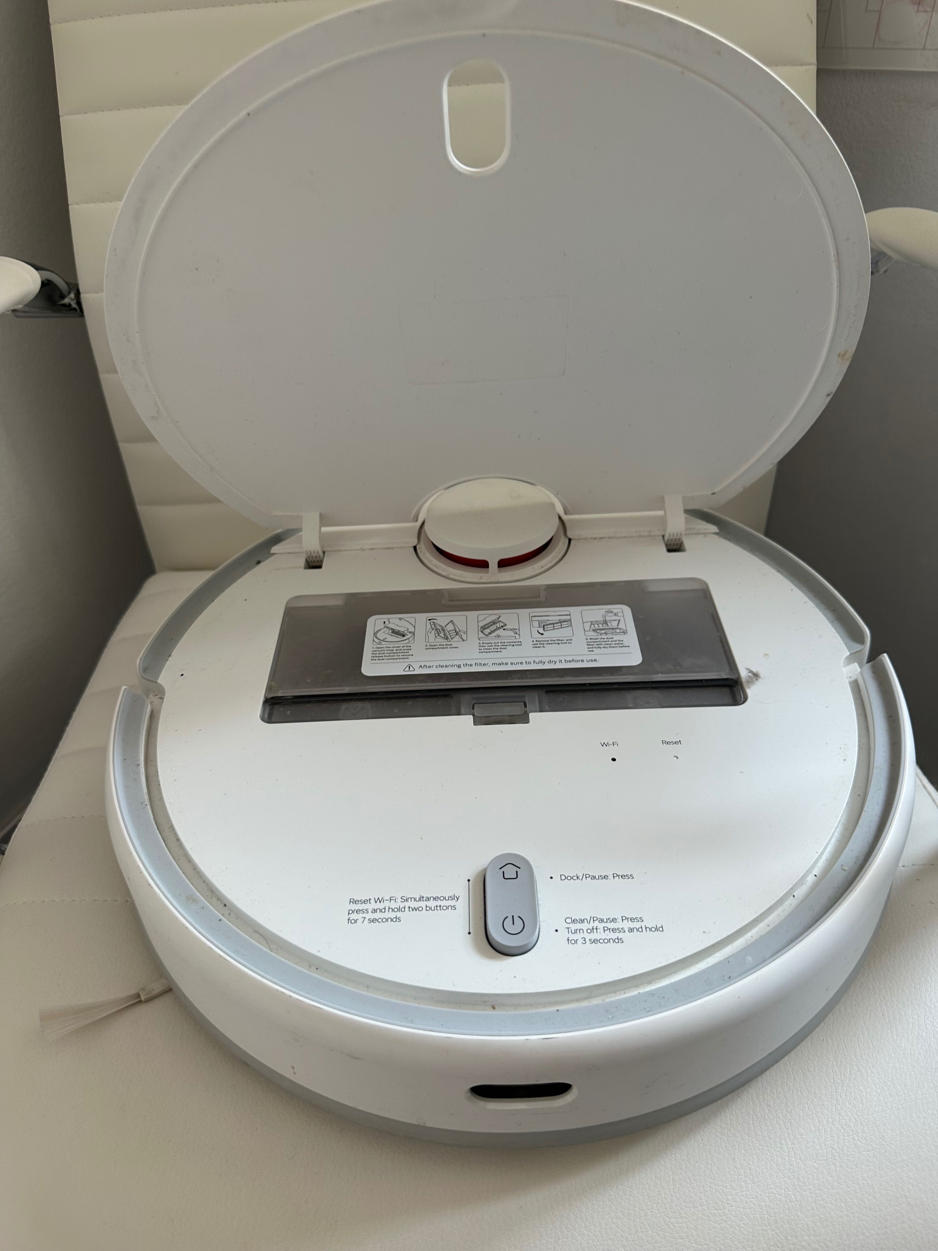 Moving sale! Xiaomi robot vacuum 2 pro