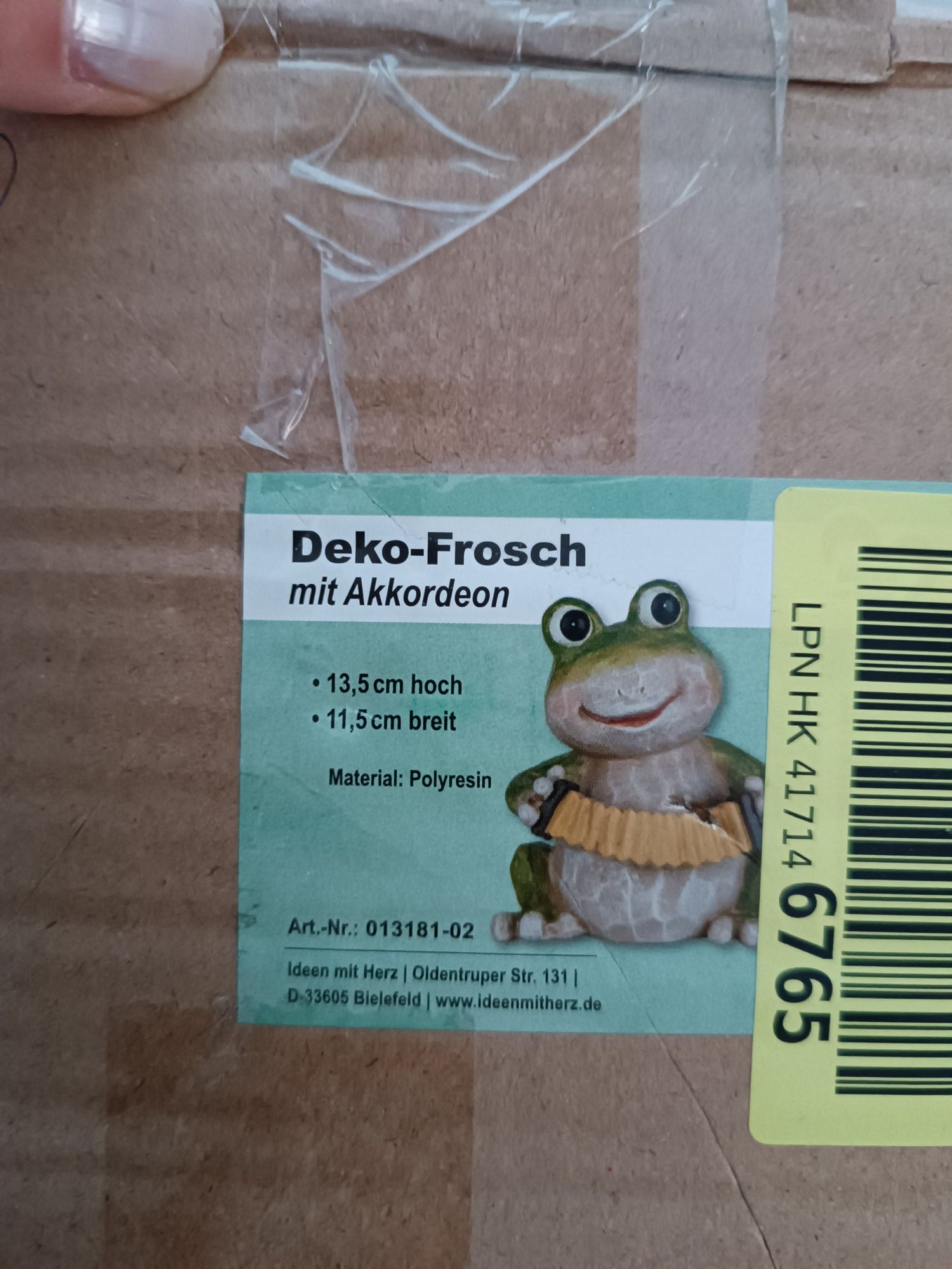 Figurka żaba z akordeonem żywica syntetyczna nowa