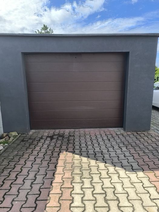 Brama segmentowa do garażu 220 z 280 automatyczna